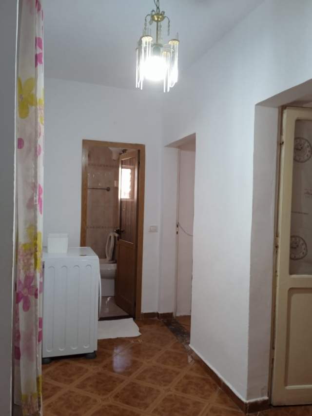 Vlore, jepet me qera apartament 1+1+BLK Kati 0, 65 m² 25 euro (Fejzo Mema$bulevardi Vlore-Skele)