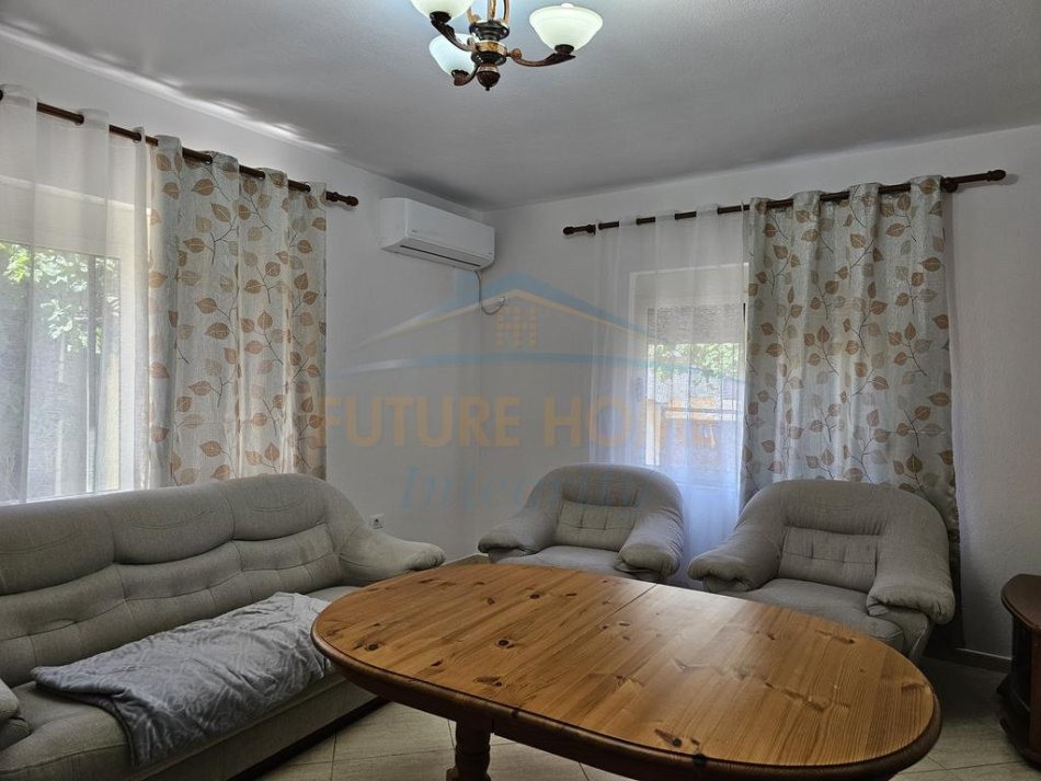 0683487469 Tirane, jepet me qera apartament 3+1+Ballkon Kati 1, 145 m² 600 € (Xhamia e Tabakeve)