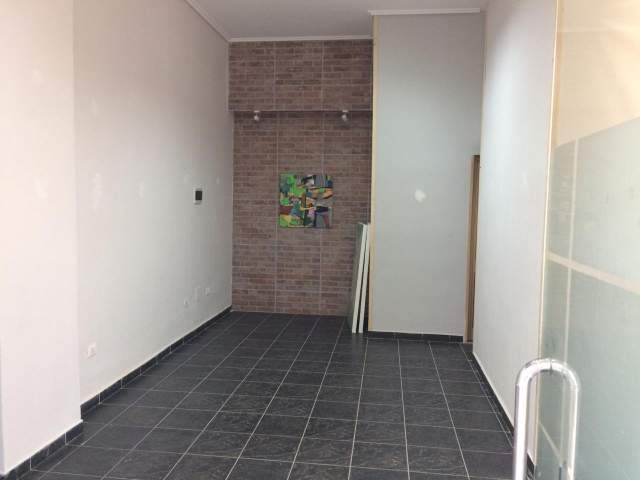 Tirane, jepet me qera ambjent biznesi Kati 0, 28 m² 250 Euro (Myslym Shyri)