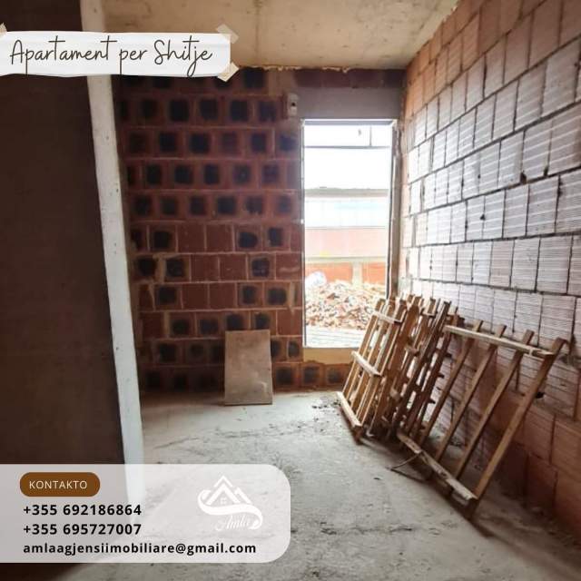 Tirane, shitet apartament 3+1+A+BLK Kati 2, 211 m² 337.000 Euro (Komuna Parisit Buze Rruge kryesore)