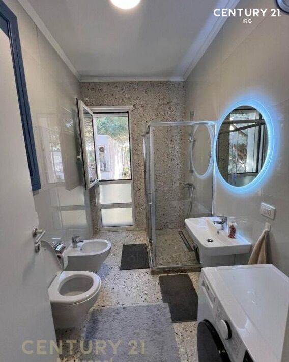Durres, shitet apartament 2+1 , 100 m² 280.000 € (Gjiri i Lalëzit, Durrës,Shqiperi)