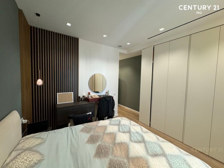 Tirane, shitet apartament 2+1+Ballkon , 85 m² 250.000 € (Kompleksi Square 21, Rruga e Kavajës)