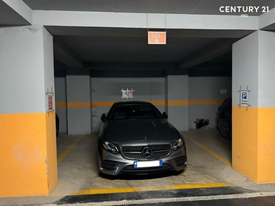 Tirane, shitet apartament 2+1+Ballkon , 85 m² 250.000 € (Kompleksi Square 21, Rruga e Kavajës)