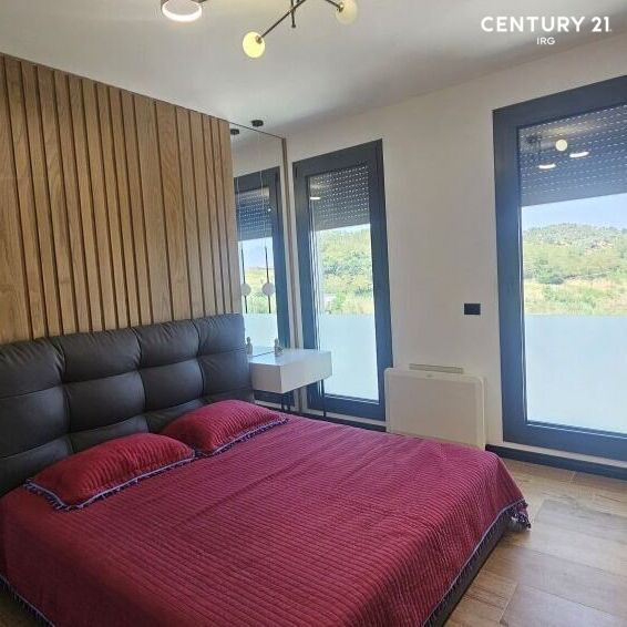 Tirane, shitet 2+1 Kati 3, 171 m² 369.000 € (Rruga Sauku Tiranë,Shqipëria)