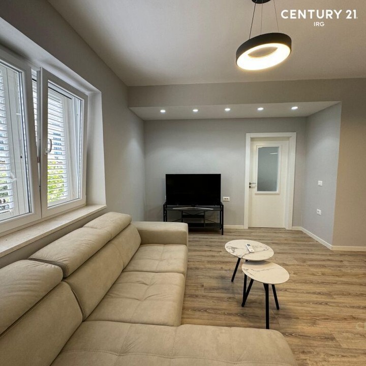 Tirane, jepet me qera apartament 2+1 Kati 2, 75 m² 700 € (Bulevardi Zogu i Pare)