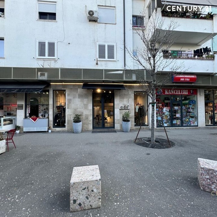 Tirane, jepet me qera apartament 2+1 Kati 2, 75 m² 700 € (Bulevardi Zogu i Pare)