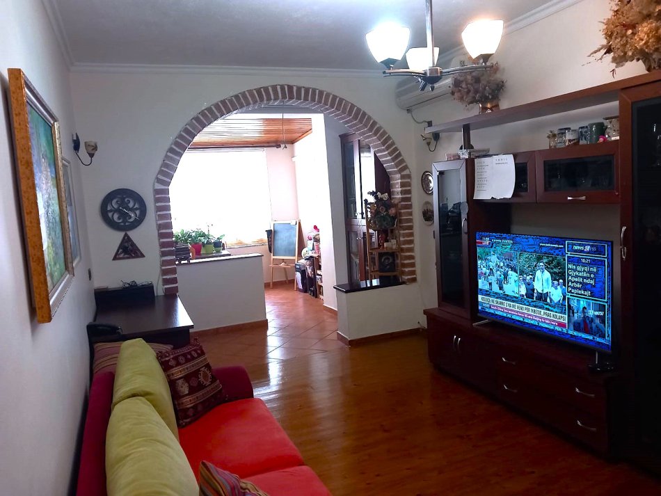 Tirane, shitet apartament duplex Dublex Kati 2, 157 m² 239.000 € (vasil shanto , stadiumi dinamo)