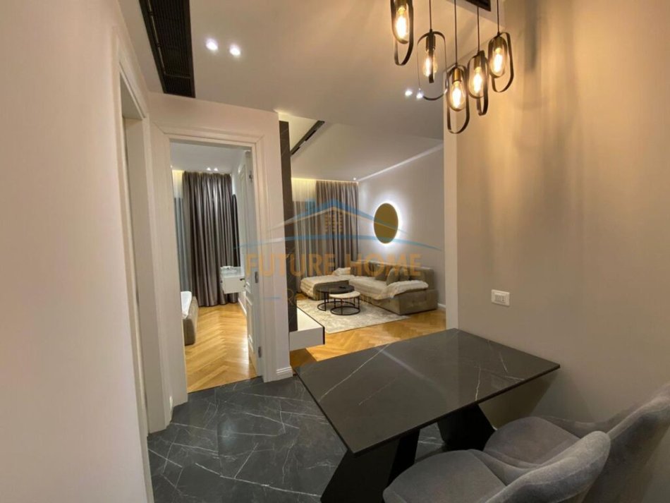 Tirane, jepet me qera apartament 1+1+Ballkon Kati 5, 72 m² 1.000 € (Rruga e Kavajes)