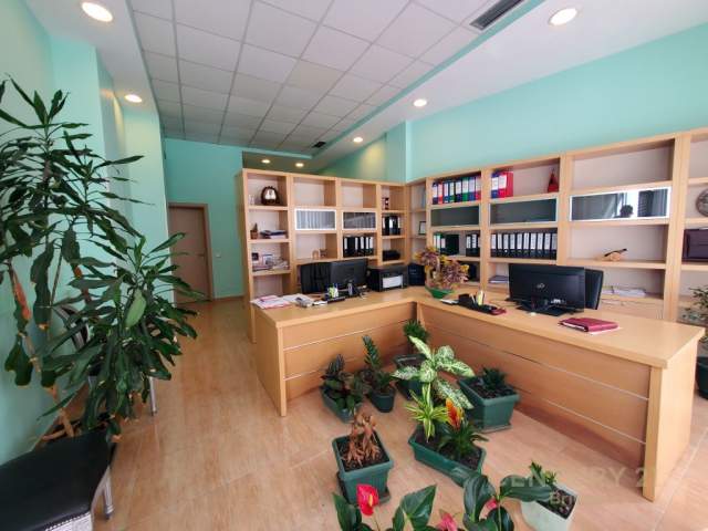 Tirane, shitet ambjent biznesi Kati 0, 45 m² 126.000 Euro (Prane Stadiumit Qemal Stafa)