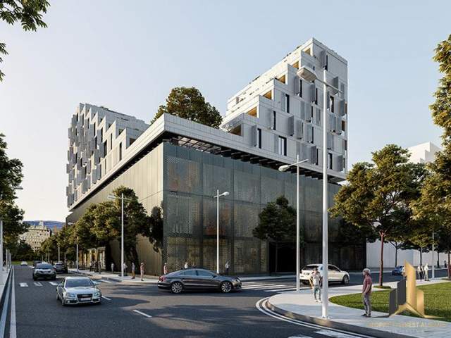 Tirane, jepet me qera dyqan Kati 0, 85 m² 2.000 Euro (Rruga 5 Maj)
