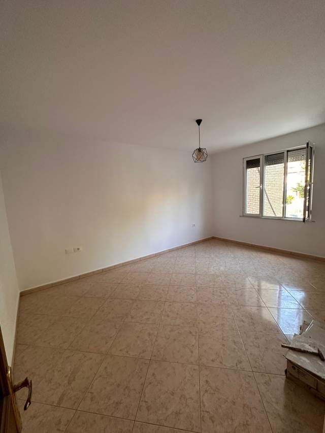 Tirane, shitet apartament Kati 2, 67 m² 88.000 Euro Oxhaku