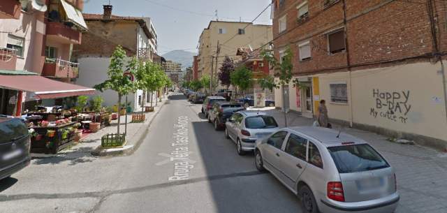 Tirane, shes dyqan prane Pazarit te Ri  Kati 0, 36 m² 75.000 Euro