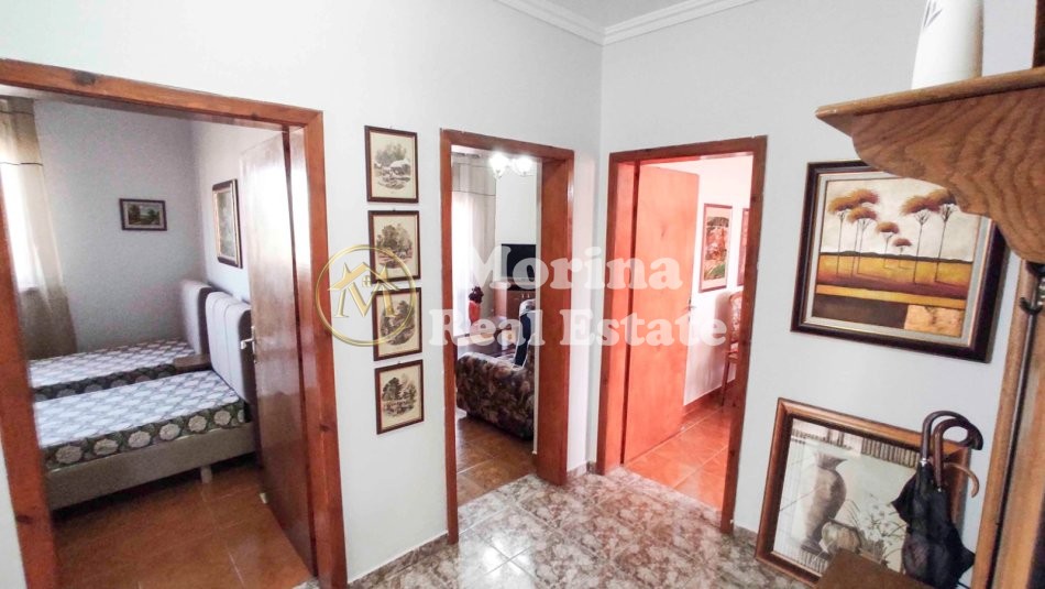 Tirane, jepet me qera apartament 2+1 Kati 4, 78 m² 600 € (Qender)