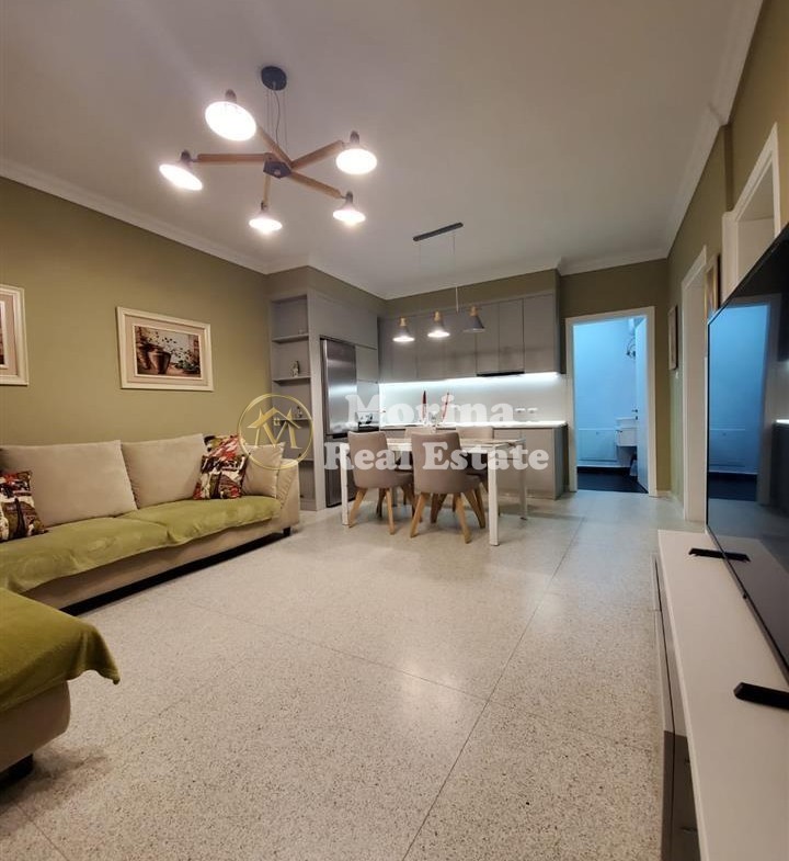 Tirane, jepet me qera apartament 2+1 Kati 1, 100 m² 800 € (Rruga Dibres)