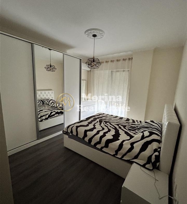 Tirane, jepet me qera apartament 2+1 Kati 3, 95 m² 450 € (Fresku)