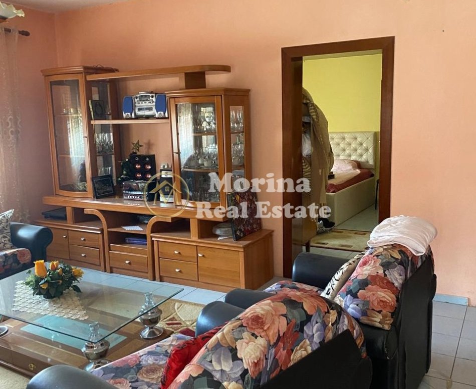 Tirane, jepet me qera Vile 2+1 Kati 1, 600 m² 1.600 € (Fresku)
