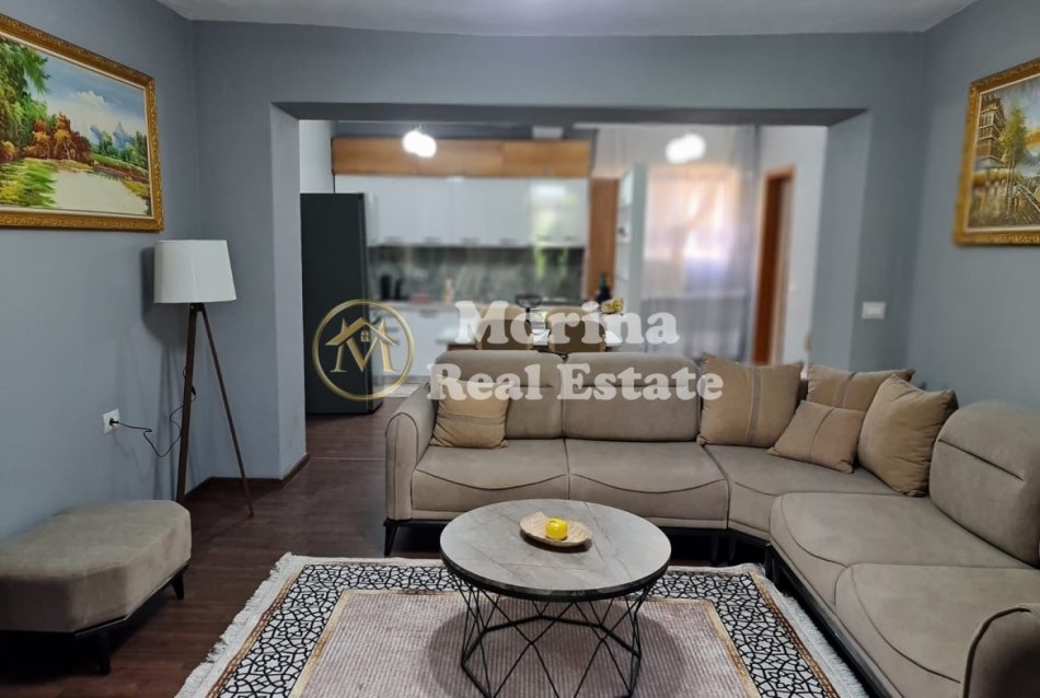 Tirane, jepet me qera shtepi 2+1 Kati 1, 125 m² 700 € (Rruga e Dibres)