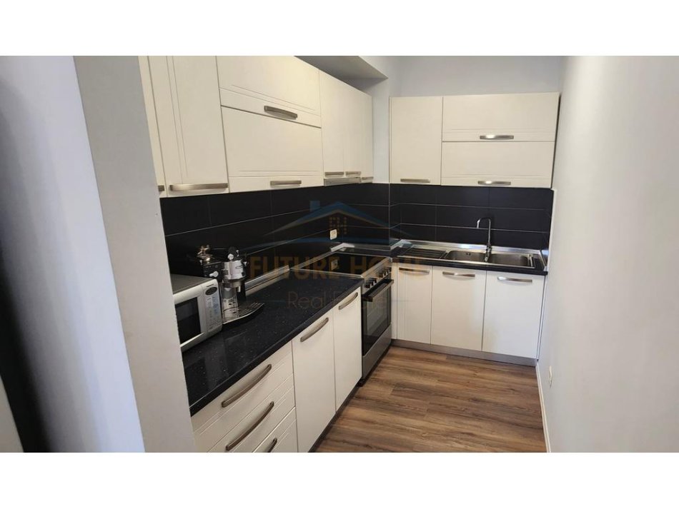 0683487469 Tirane, jepet me qera apartament 2+1+Ballkon Kati 4, 100 m² 850 € (Liqeni i Thate)