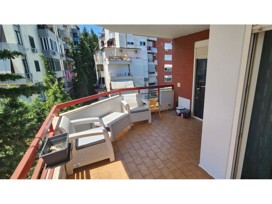 0683487469 Tirane, jepet me qera apartament 2+1+Ballkon Kati 4, 100 m² 850 € (Liqeni i Thate)