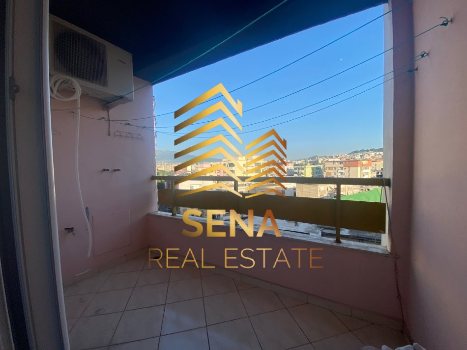 Tirane, jepet me qera apartament 2+1+Ballkon Kati 6, 100 m² 700 € (Rruga Nikolle Kacorri)