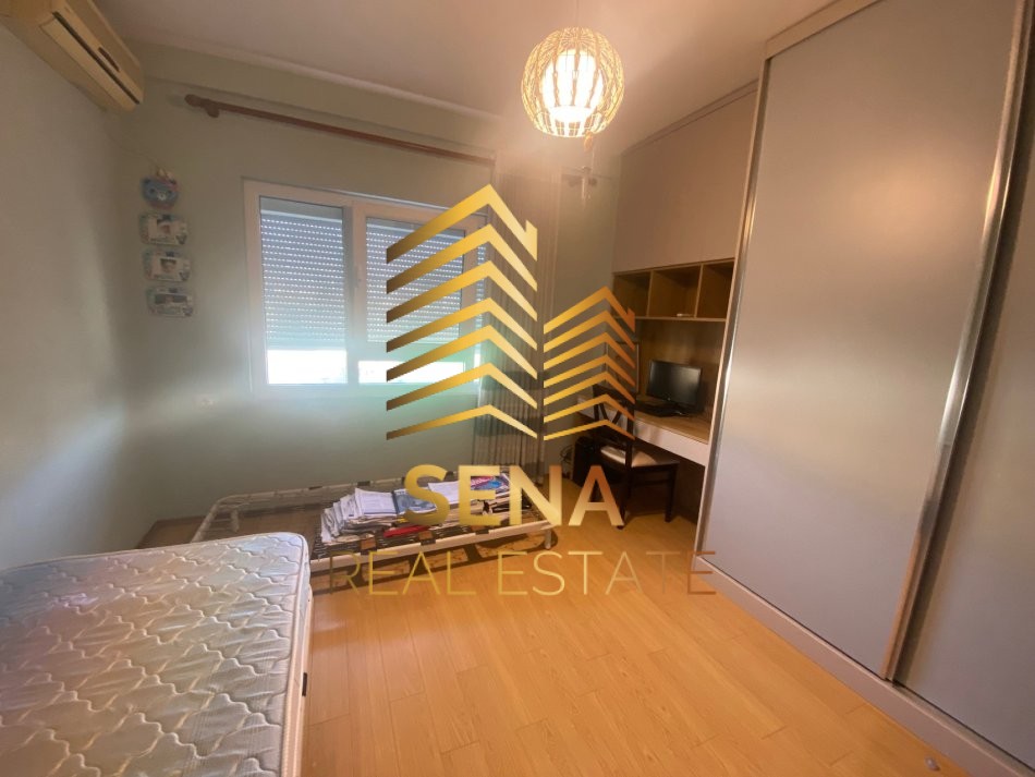 Tirane, jepet me qera apartament 2+1+Ballkon Kati 6, 100 m² 700 € (Rruga Nikolle Kacorri)