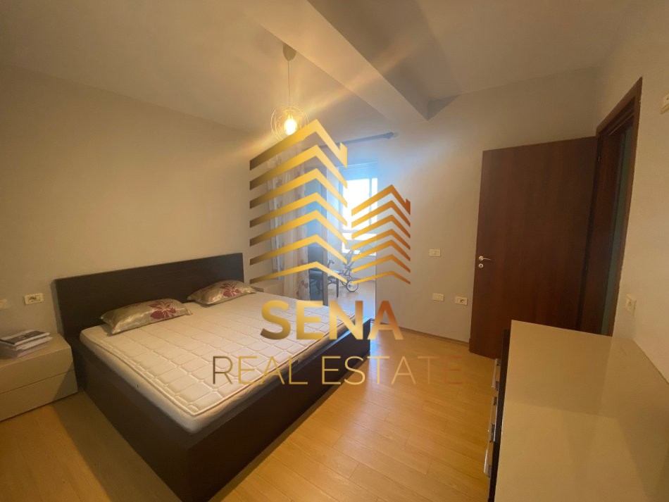 Tirane, jepet me qera apartament 2+1+Ballkon Kati 6, 100 m² 700 € (Rruga Nikolle Kacorri)