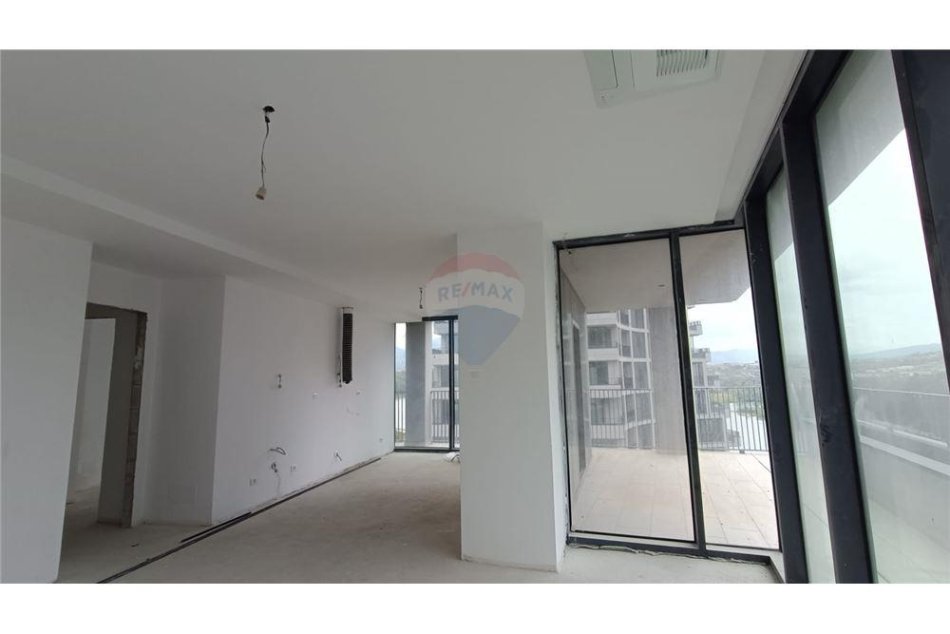 Tirane, jepet me qera zyre Kati 7, 177 m² 1.500 € (&quot;Lakeview Residences&quot;Liqeni i Tiranes)
