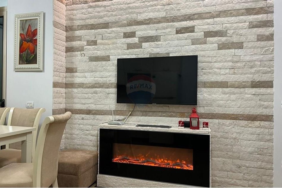 Tirane, jepet me qera 2+1 , 84 m² 900 € (Bulevardi Bajram Curri)