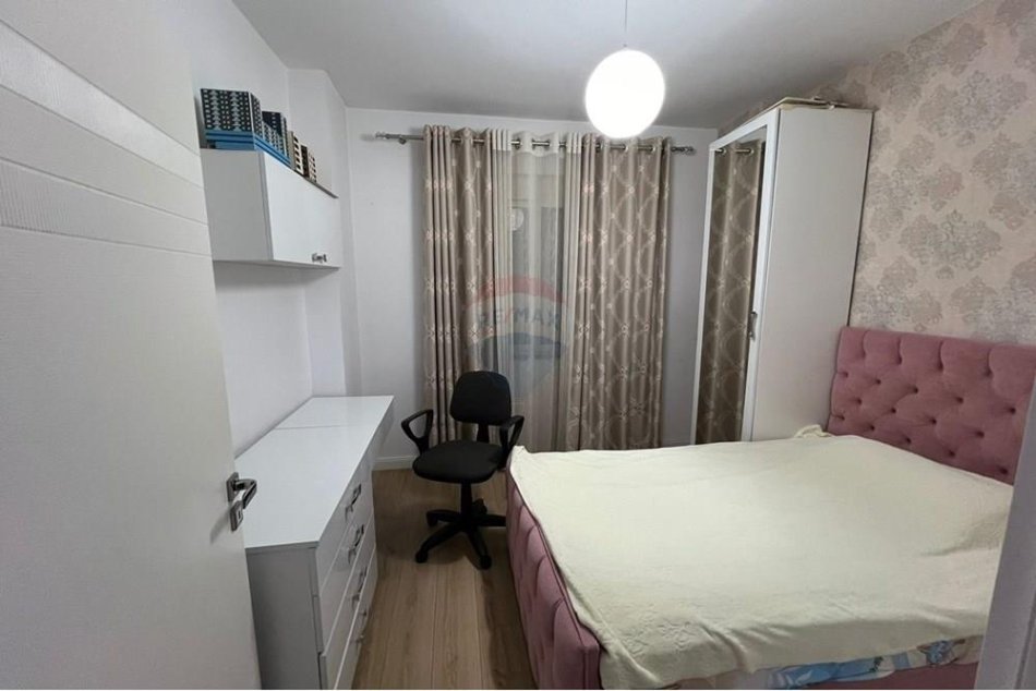 Tirane, jepet me qera 2+1 , 84 m² 900 € (Bulevardi Bajram Curri)