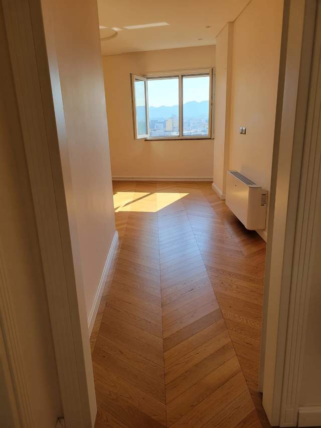 Tirane, jepet me qera apartament Kati 13, 125 m² 800 Euro (Asim Vokshi)