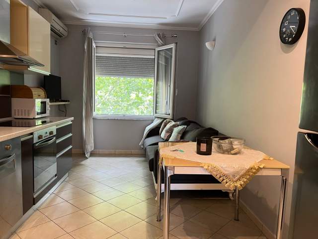Tirane, jepet me qera apartament 1+1+BLK Kati 3, 70 m² 500 Euro (Blloku)