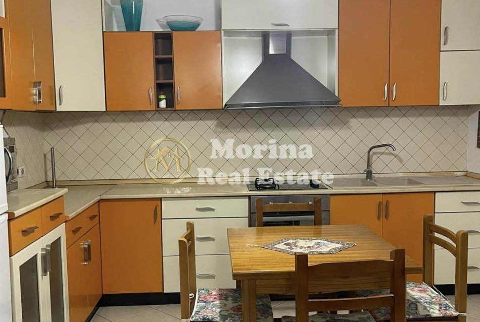 Tirane, jepet me qera apartament 2+1+2wc Kati 2, 110 m² 700 € (Zogu Zi)