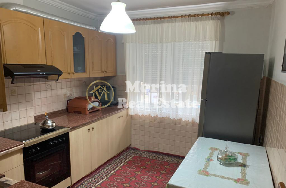 Shqiperi, shitet apartament 3+1 Kati 2, 86 m² 250.000 € (Sheshi Willson/Rruga Sami Frasheri)