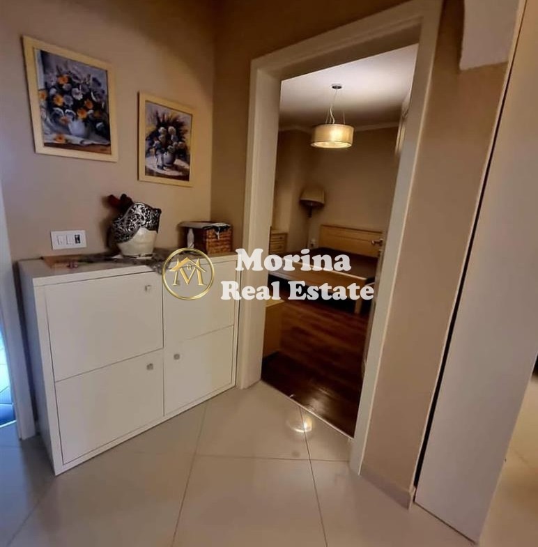 Tirane, jepet me qera apartament 3+1 Kati 3, 120 m² 800 € (Rruga Kavajes)