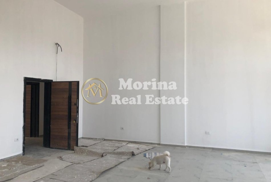 Tirane, jepet me qera ambjent biznesi Kati 2, 88 m² 600 € (Xhamllik/Conadit Pallati i ri)
