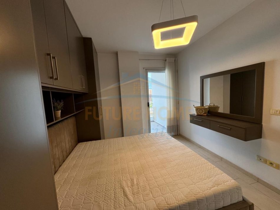 0683487469  Tirane, jepet me qera apartament 3+1+Aneks+Ballkon Kati 6, 120 m² 550 € (Prane Hotel Marinaj)