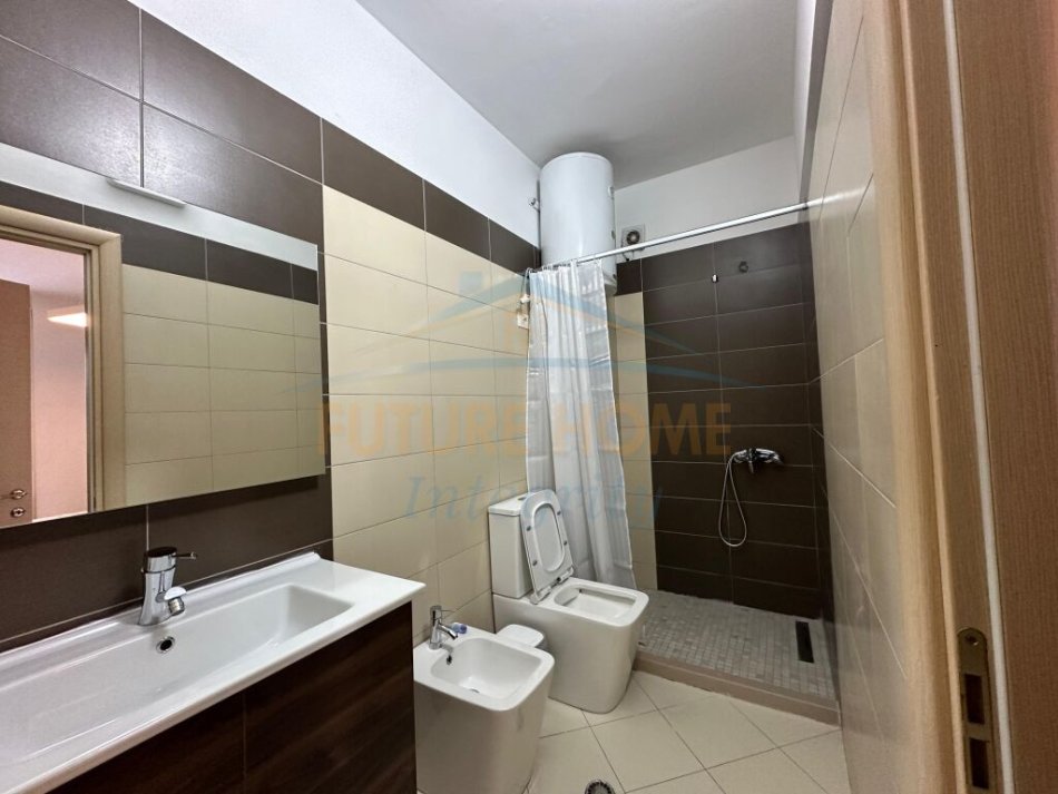0683487469  Tirane, jepet me qera apartament 3+1+Aneks+Ballkon Kati 6, 120 m² 550 € (Prane Hotel Marinaj)
