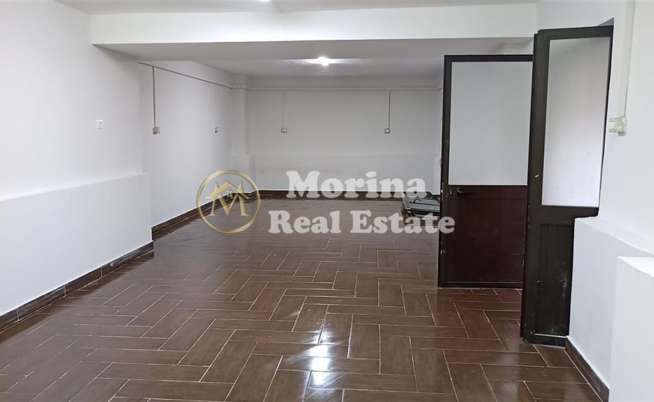 Tirane, shitet dyqan Kati -1, 109 m² 80.000 € (Kompleksi Delijorgjit)