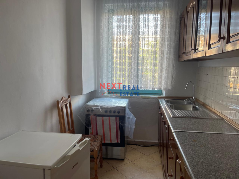 Vlore, jepet me qera apartament 1+1 Kati 3, 80 m² 300 € (BULEVARDI VLORE-SKELE)