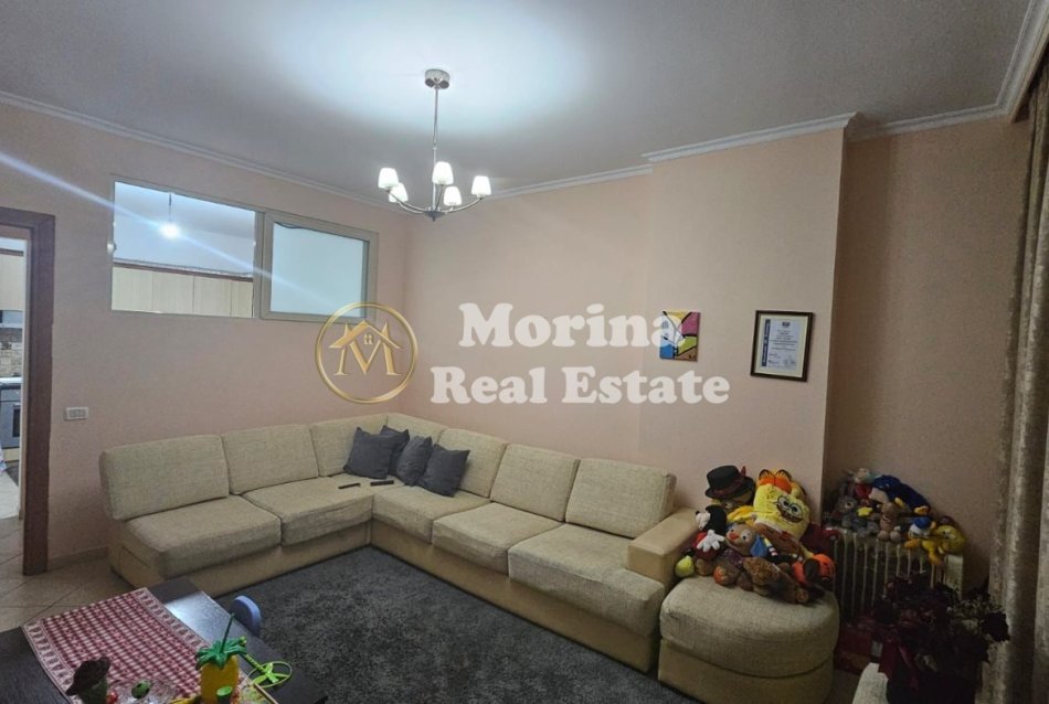 Tirane, jepet me qera apartament 1+1 Kati 4, 65 m² 400 € (Yzberisht)