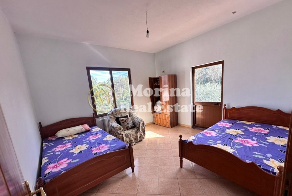 Tirane, shitet Vile 4+1 Kati 1, 325 m² 340.000 € (Petrele/Mullet)