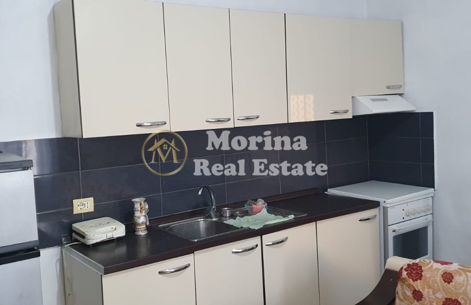 Tirane, jepet me qera shtepi 1+1 Kati 1, 83 m² 400 € (Rruga Jordan Misja)