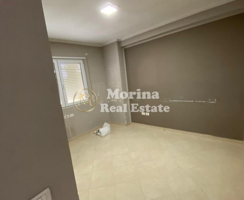 Tirane, jepet me qera apartament 3+1 Kati 2, 117 m² 500 € (5 Maji)