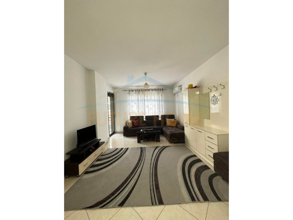 0683487469. Tirane, jepet me qera apartament 2+1+Ballkon Kati 4, 95 m² 450 € (Prane Bar Ales)