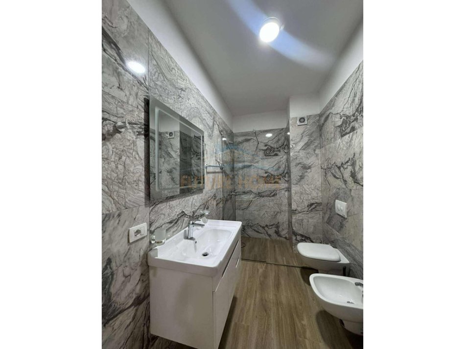 0683487469 Tirane, jepet me qera apartament 2+1+Ballkon Kati 7, 108 m² 650 € (Kompleksi Oasis , Unaza e Re)