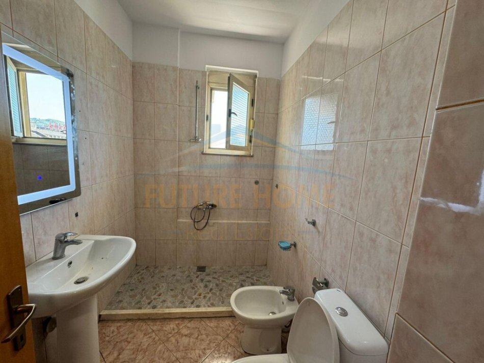 Tirane, shitet apartament 2+1 Kati 6, 95 m² 132.000 € (Unaza e Re)