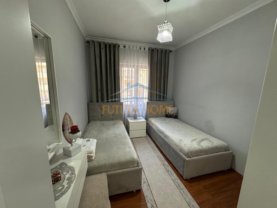 0683487469 Tirane, shitet apartament 2+1+Ballkon Kati 6, 100 m² 150.000 € (Astir , Pallatet Romario)