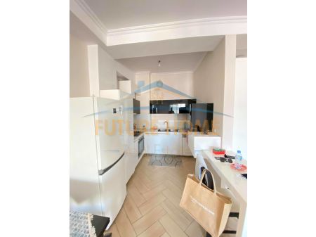 Tirane, shitet apartament 2+1 Kati 8, 112 m² 115.000 Euro