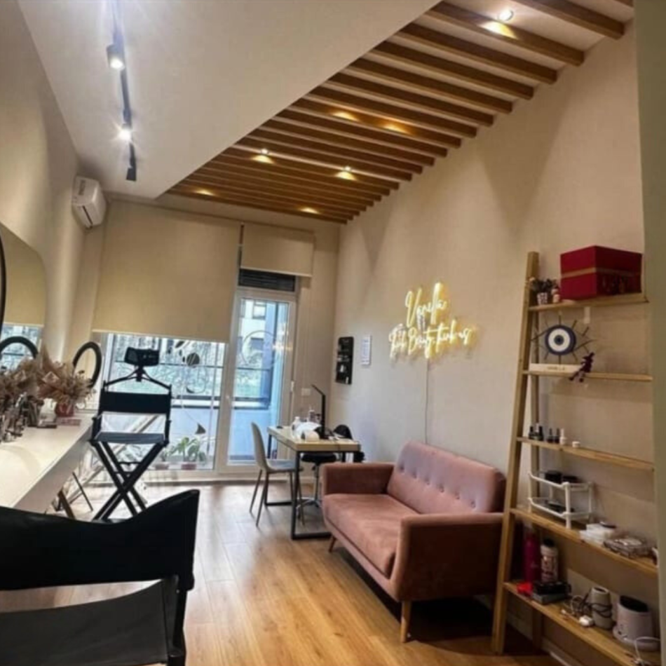 Tirane, jepet me qera ambjent biznesi Kati 0, 75 m² 700 € (21 djetori)