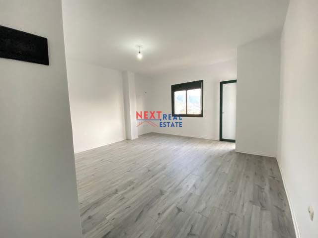 Lungomare, shitet apartament 1+1+BLK Kati 10, 70 m² 105.000 Euro (Perballe Universitetit “Ismail Qemali”, Vlore)
